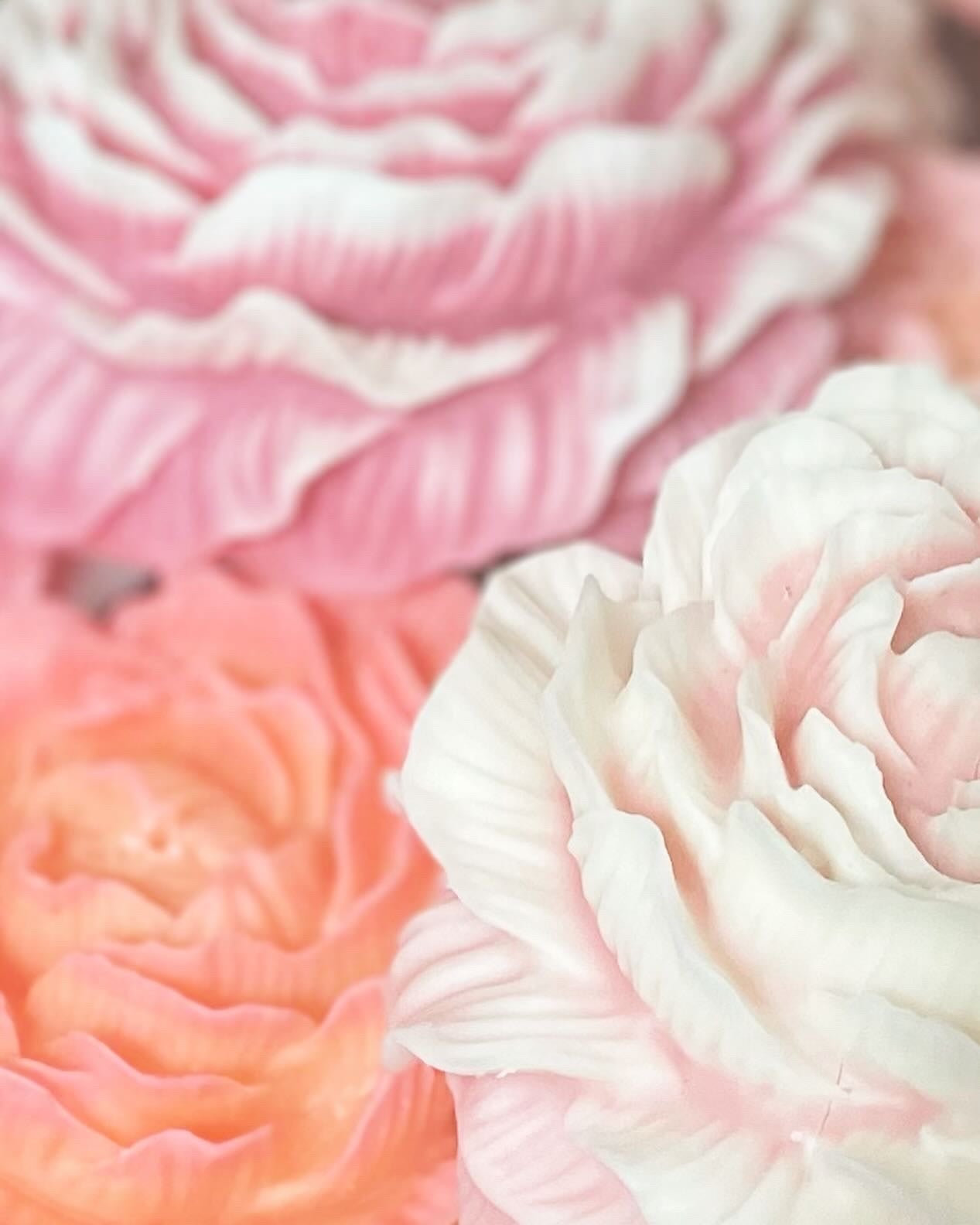 Jumbo Peony Flower Candle