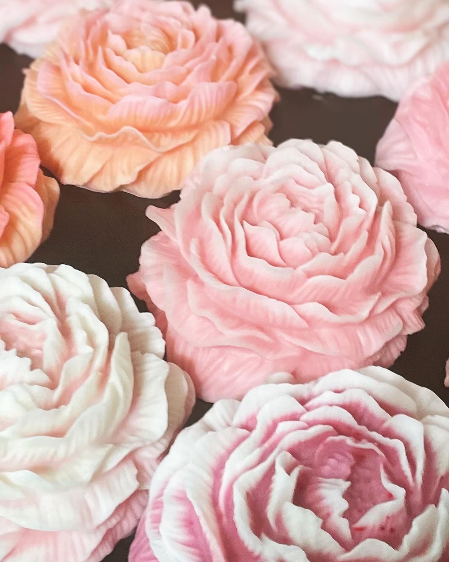 Jumbo Peony Flower Candle