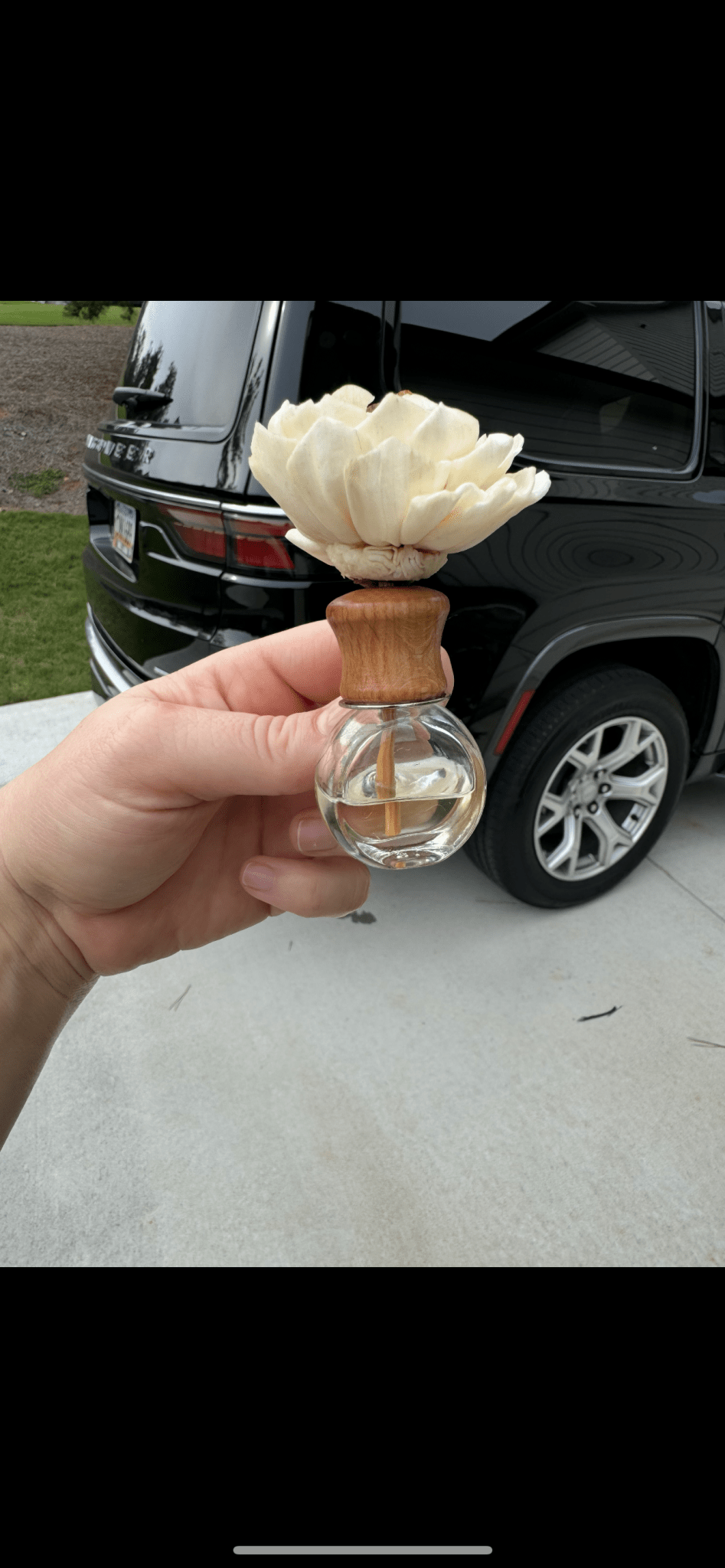 Wood Flower Car Diffuser Vent Clip - Southern E - Scentuals - Retail